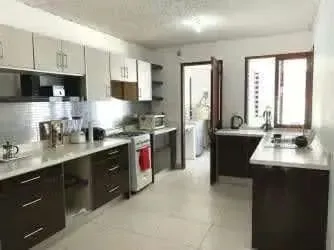 Sale of beautiful and spacious two-storey house with luxury finishes. With excellent location in Trejos Escazú, area with a quiet and safe environment. Near supermarkets, parks, ...