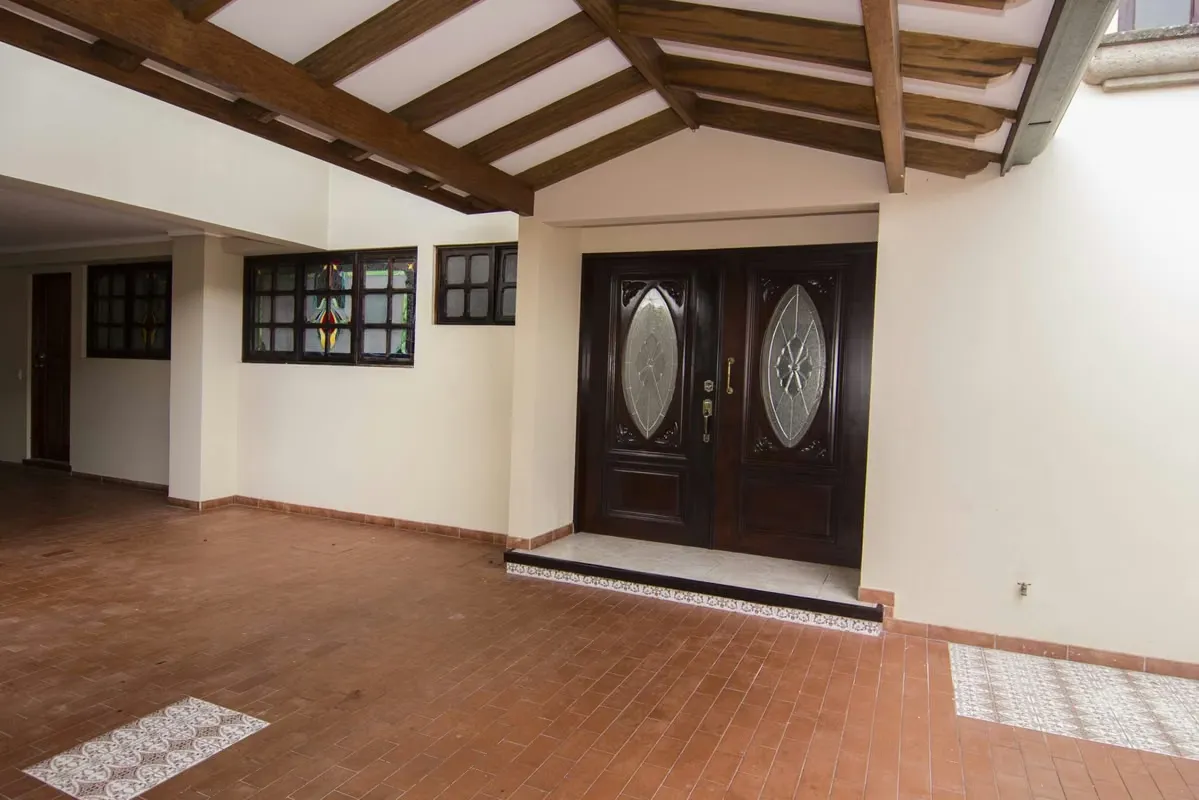 House with pool for sale Residencial El Prado, Curridabat