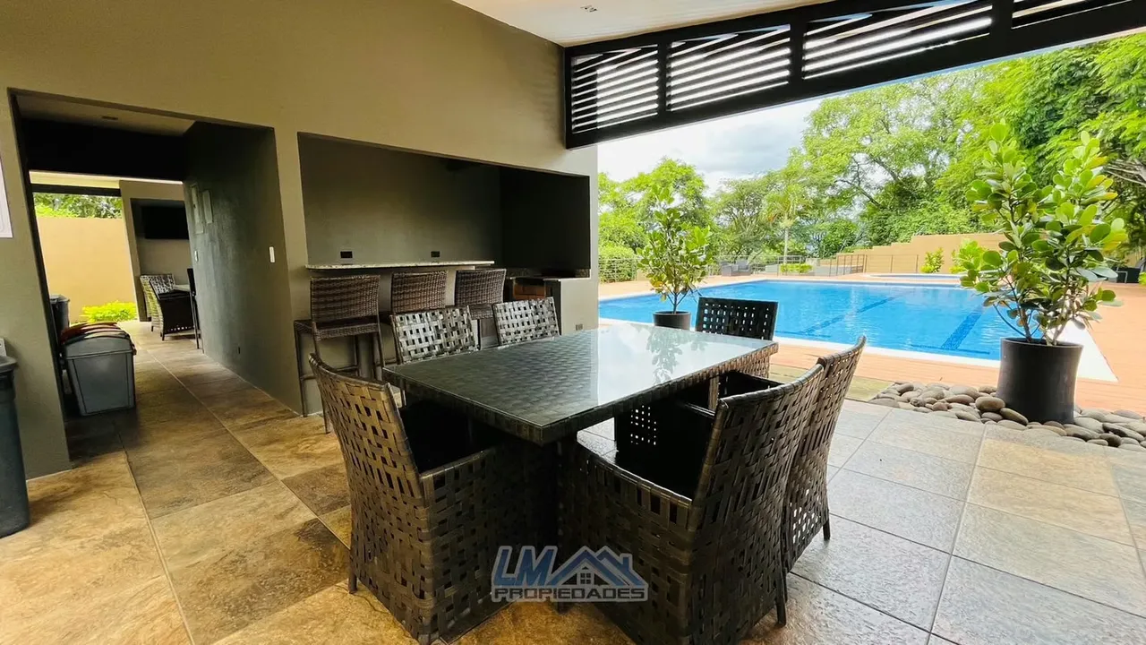 Venta. Alajuela, La Guacima. Hermosas áreas comunes.