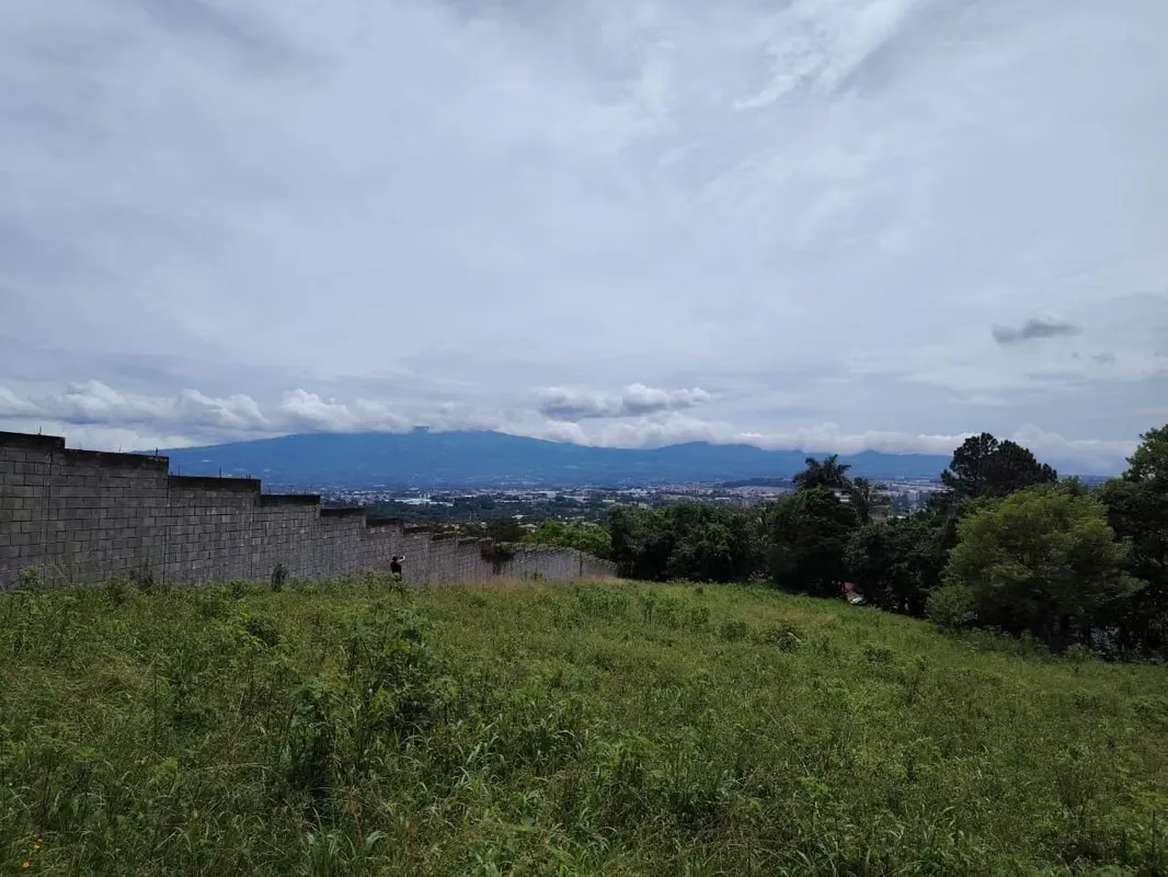 FOR SALE - LOT WITH PANORAMIC VIEWS- GUACHIPELIN DE ESCAZU