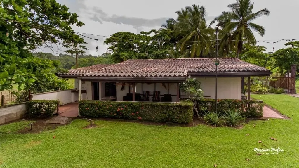 Beach House for Sale in Guacalillo
