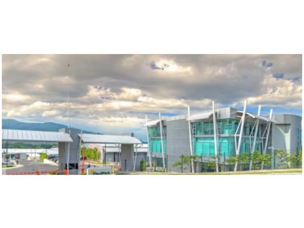 DETAILED DESCRIPTION: modern office located in La Radial de Lindora, within 24 / 7 security business condo, ideal for companies ...