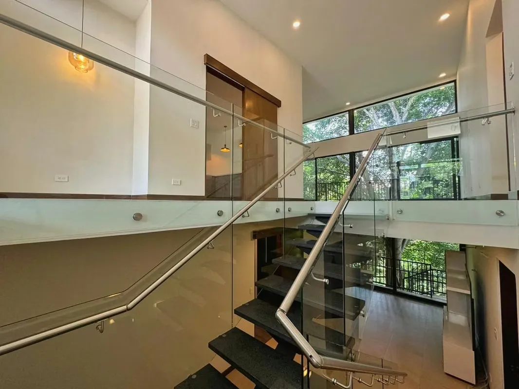 FOR SALE / RENT LARGE HOUSE IN ESCAZU BAYS *