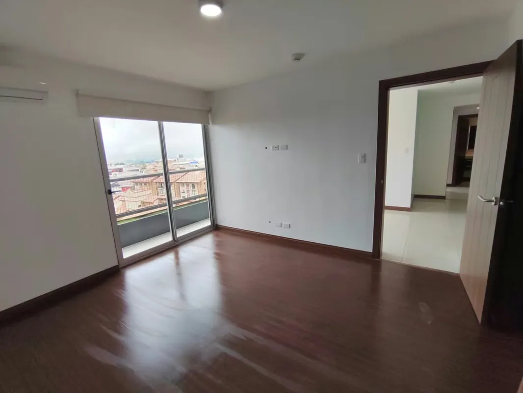 Uruca, azenza towers, beautiful view condominium, Linea Blanca or with furniture. — photo 4