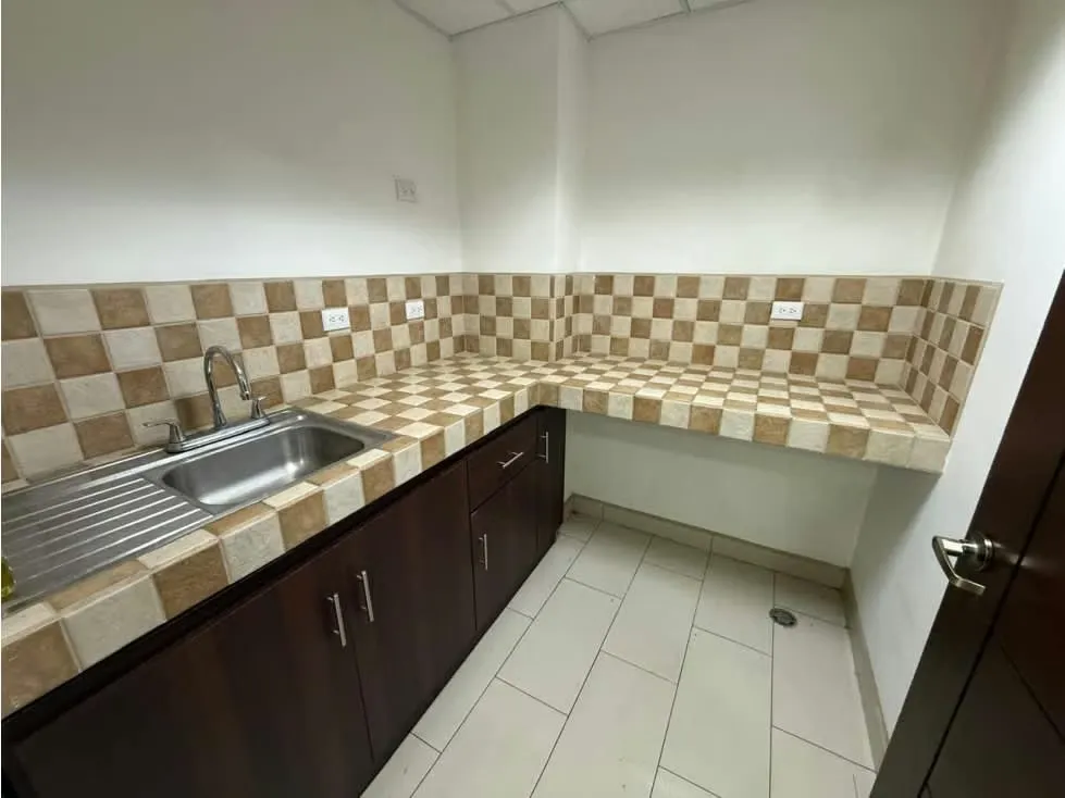 Alquiler de consultorios/oficinas en San Jose Centro Precio: ¢755,000*Mismo monto depósito*Incluye agua*Los demás servicios se pagan por aparte (cuentan con medidor de luz ... — photo 4