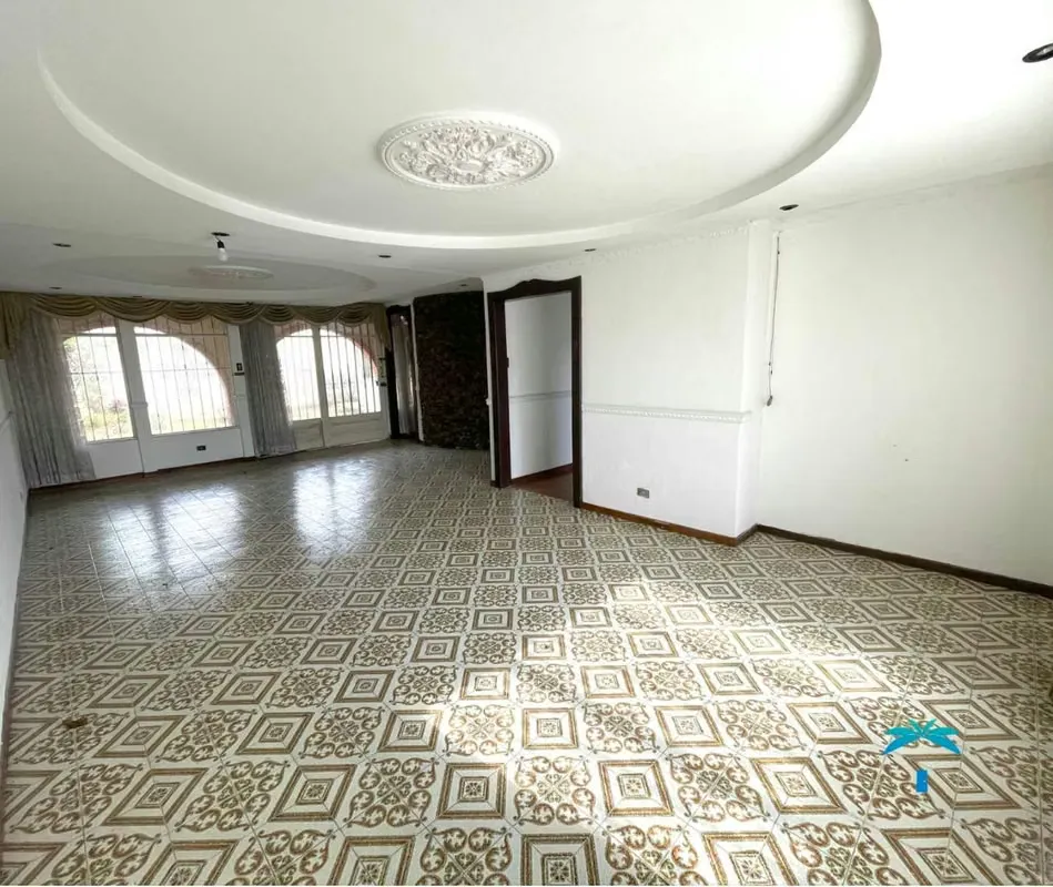 Venta Casa uso de suelo mixto Sabana Sur