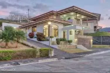 House for sale in Residencial located in Santa Ana. Alto de Las Palomas
