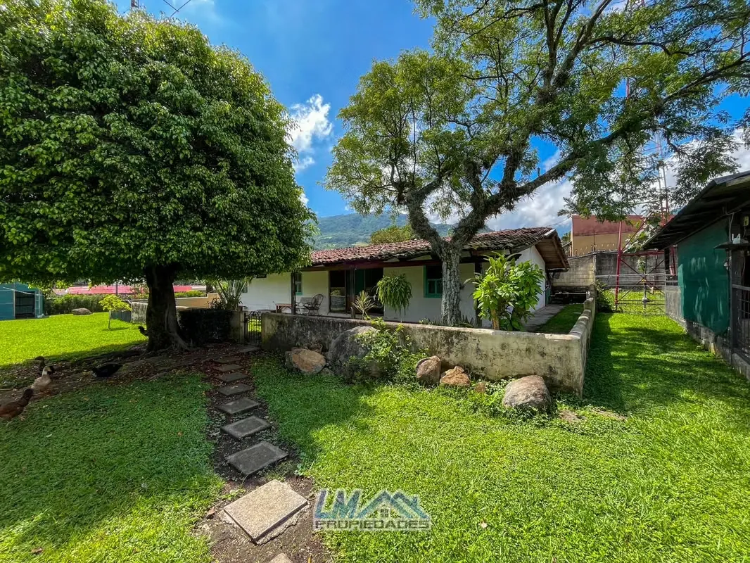 Venta. Santa Ana Centro. Uso de suelo residencial.