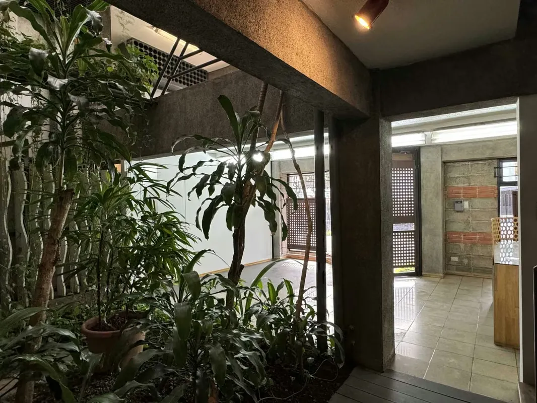 Building for Rent in Paseo Colón — photo 5