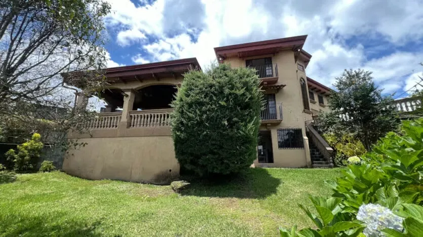 Impresionante Propiedad con Niveles, Residencial seguro en Coronado. Cod.110763
