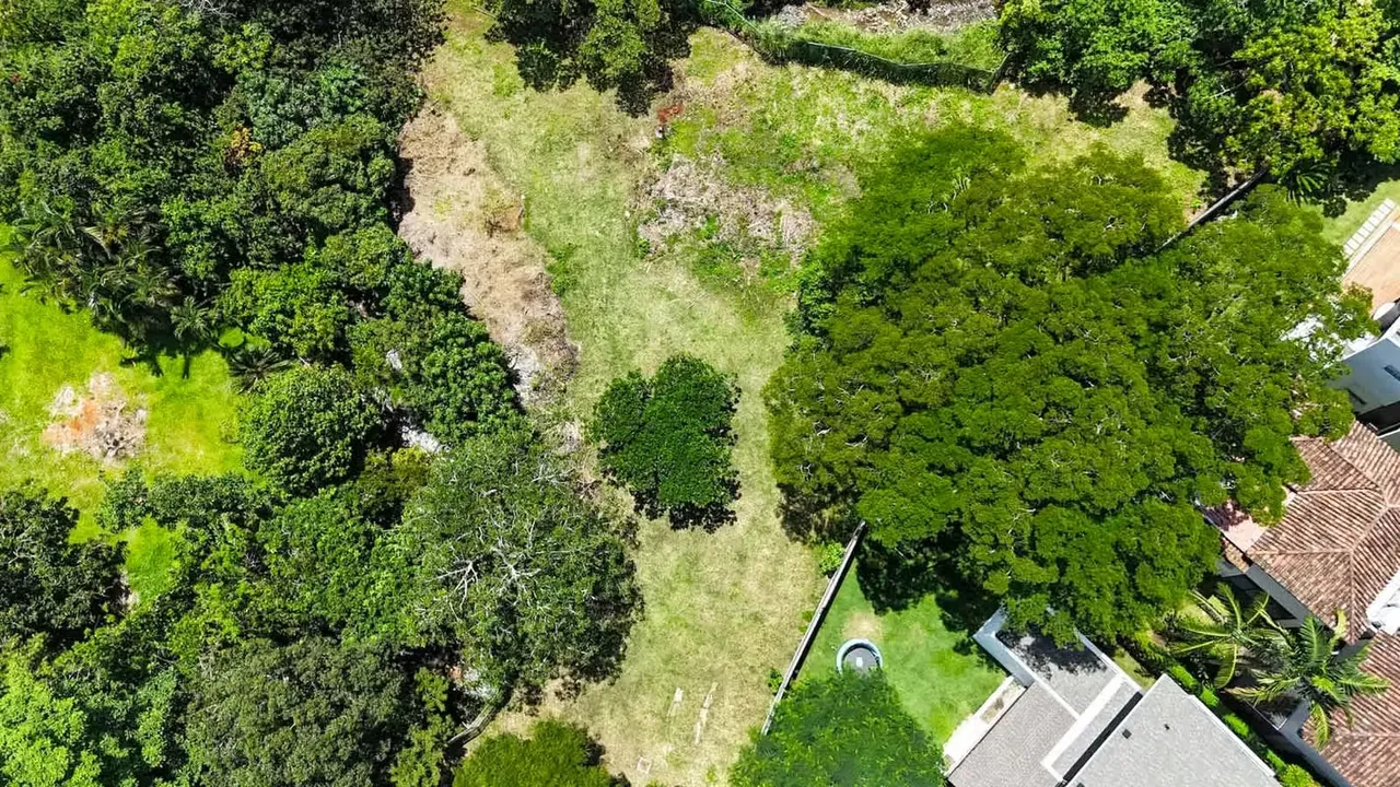 Se vende Lote en Condominio Oro Sol, Piedades, Santa Ana (AD).