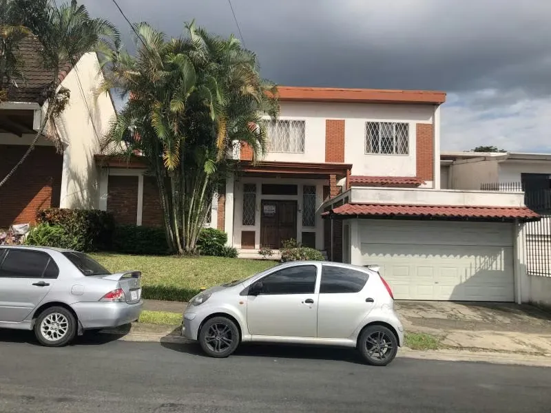 Two-Storey House near the Mitsubishi in Curridabat 13279