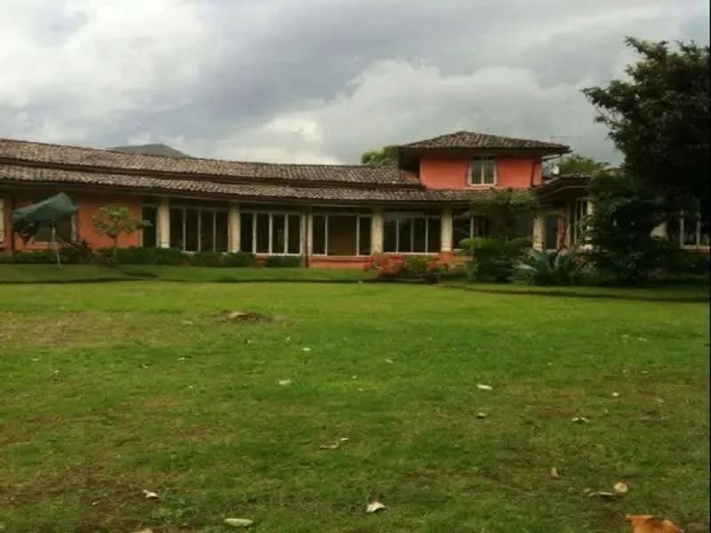 One-story luxury house, San Joaquin de Flores, Heredia.