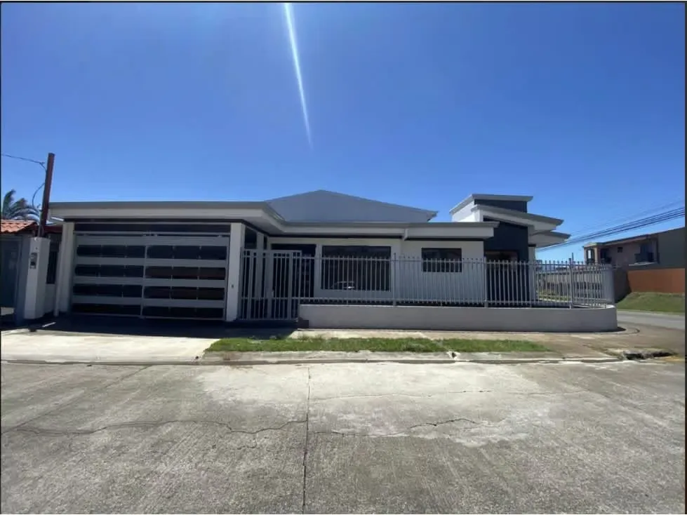 Venta de Casa, Residencial Azaleas 2, San Pablo de Heredia 41409 (IH)