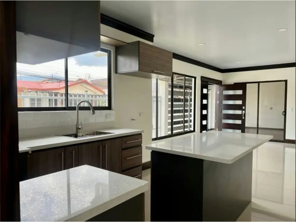 Venta de Casa, Residencial Azaleas 2, San Pablo de Heredia 41409 (IH) — photo 3