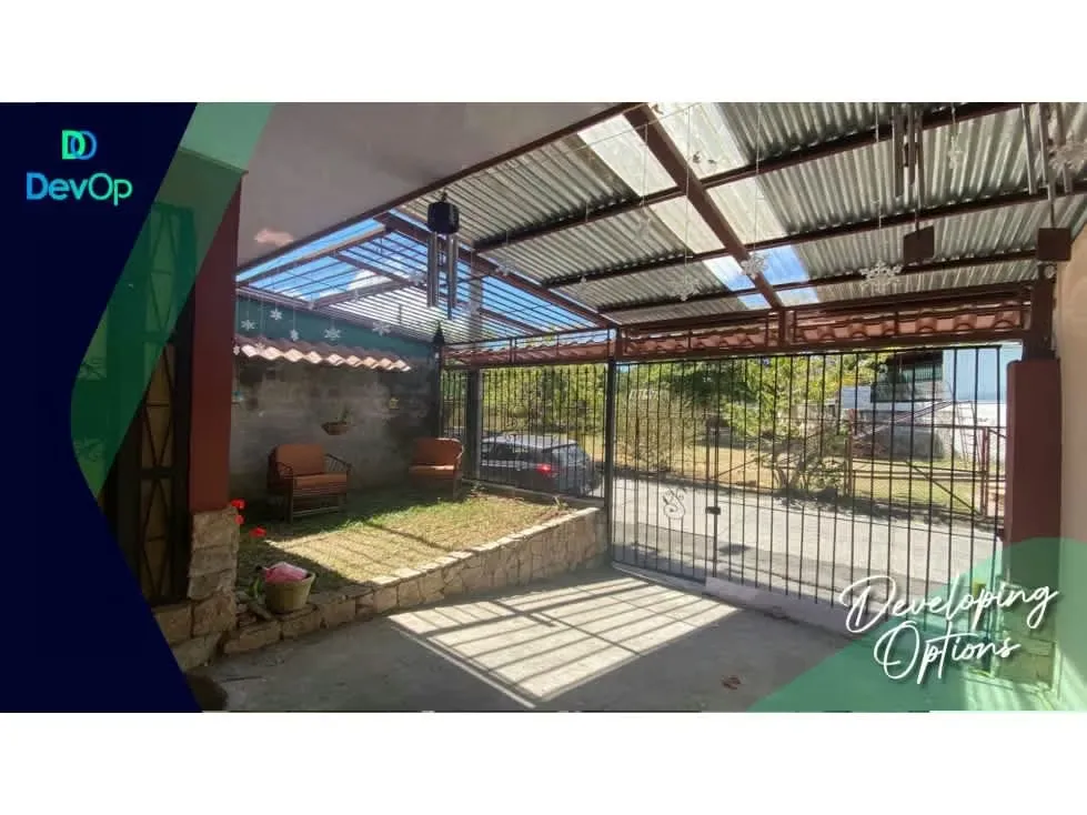 La casa de 130 m2, se encuentra en Desamparados Higuito, tiene muy buena iluminación así como ventilación natural. Esta ...
