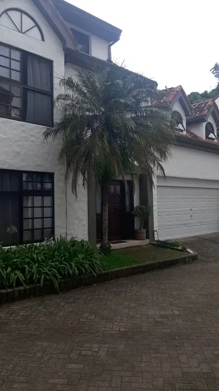 OPORTUNIDAD!! SE VENDE CASA CON $45K DE DESCUENTO EN EXCLUSIVO CONDOMINIO (SAN RAFAEL, ESCAZÚ)