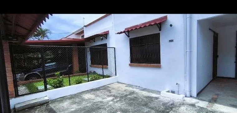 OPORTUNIDAD 2 PROPIEDADES! CASA + OFICINA