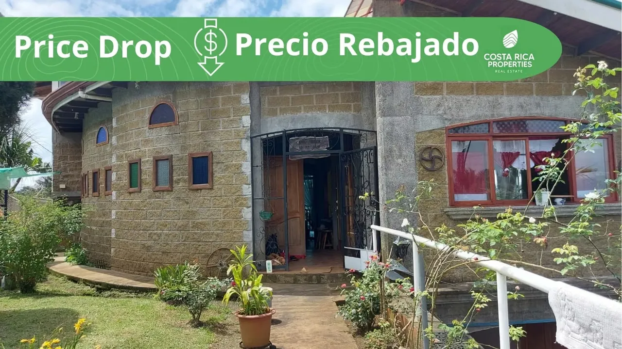 Casa en venta en Naranjo, con un apartamento, 3 niveles