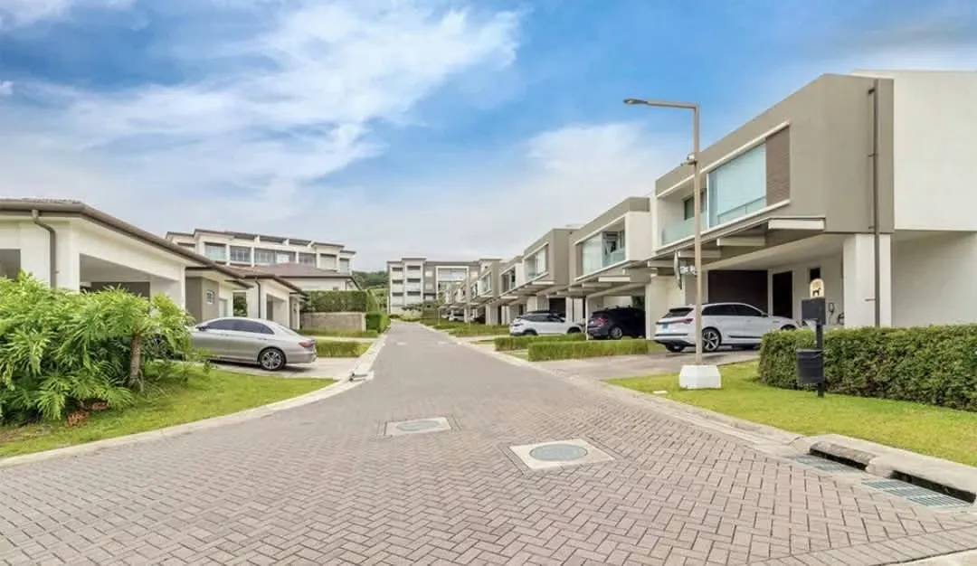 APARTMENT RENTAL IN CONDOMINIUM, GUACHIPELÍN DE ESCAZÚ