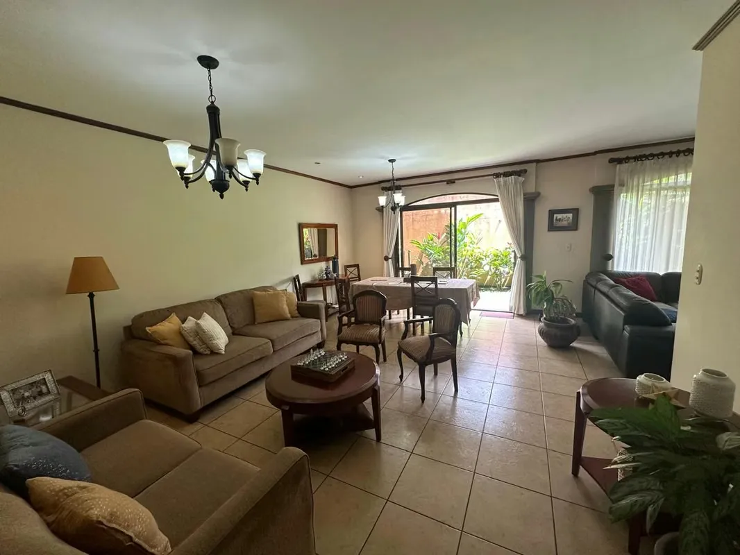 House for sale in Residencial Praderas del Sol Santa Ana