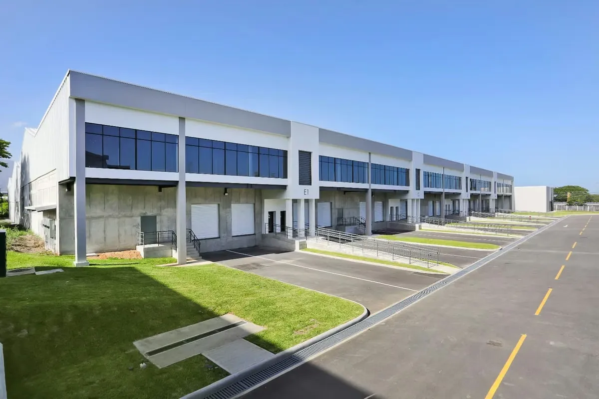 RENTAL OF NEW WINERIES IN A BEAUTIFUL INDUSTRIAL PARK