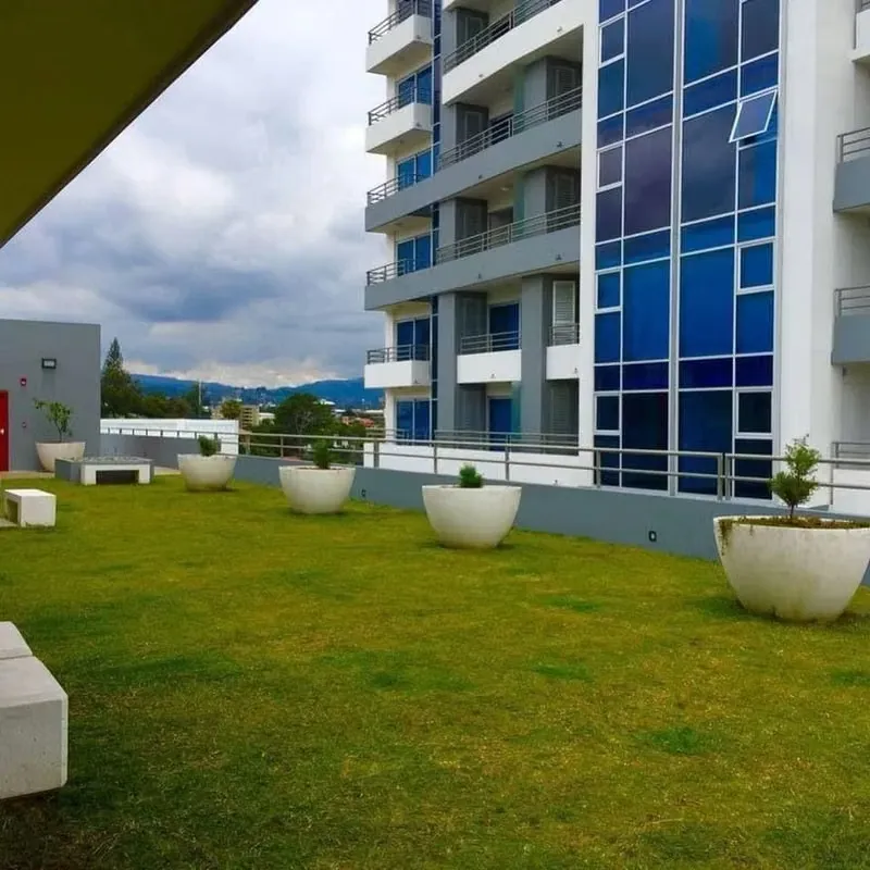 Venta de apartamento de tres habitaciones en Latitud Yoses, San Pedro