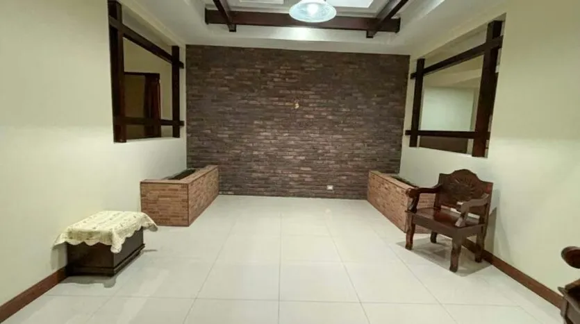 Code: 113852 Located in one of the most quiet and accessible areas of Santo Domingo de Heredia, this spacious house of a plant is ideal for those seeking comfort and privacy. With a lot ... — photo 2