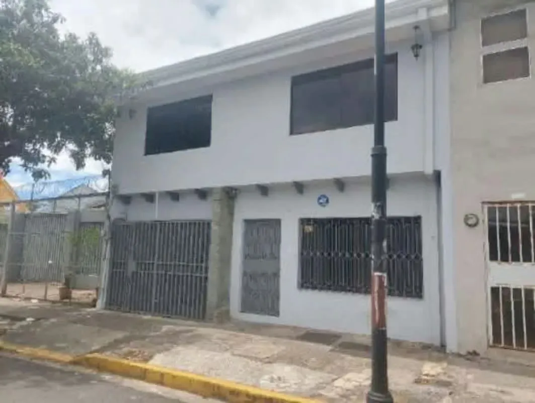 Sale of house to 100 mts of Boulevard Barrio Chino, San José Centro.