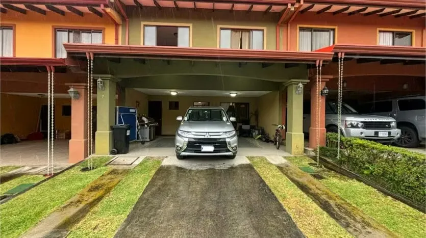 Code: 113751 This beautiful 2-storey house and 161 m2 of construction, located in the exclusive condominium in San Rafael de Montes de Oca, offers the perfect combination of comfort and ... — photo 3