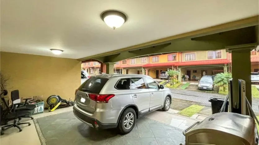 Code: 113751 This beautiful 2-storey house and 161 m2 of construction, located in the exclusive condominium in San Rafael de Montes de Oca, offers the perfect combination of comfort and ... — photo 4