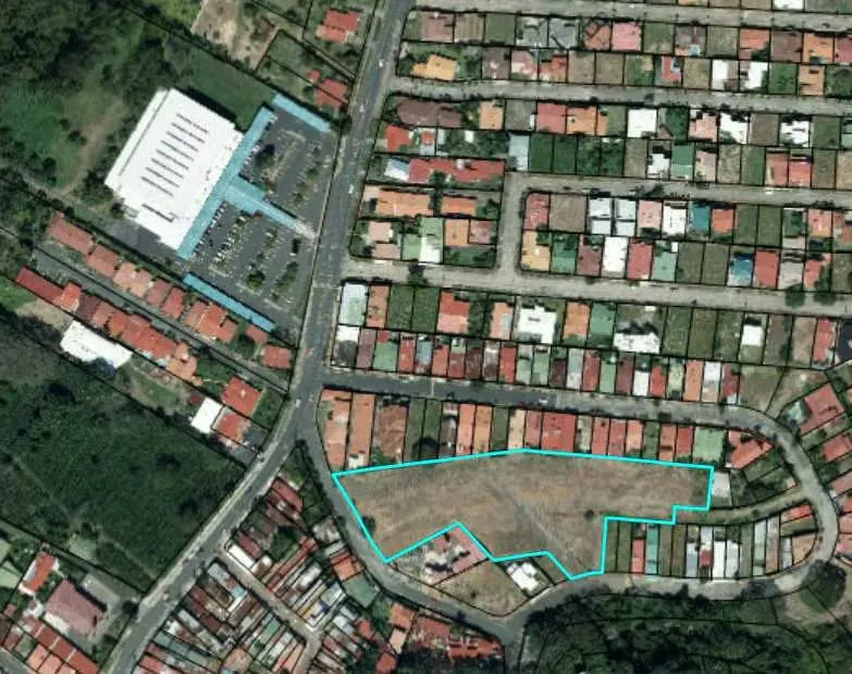 Se vende terreno en  Alajuela, a 100 m del Automercado