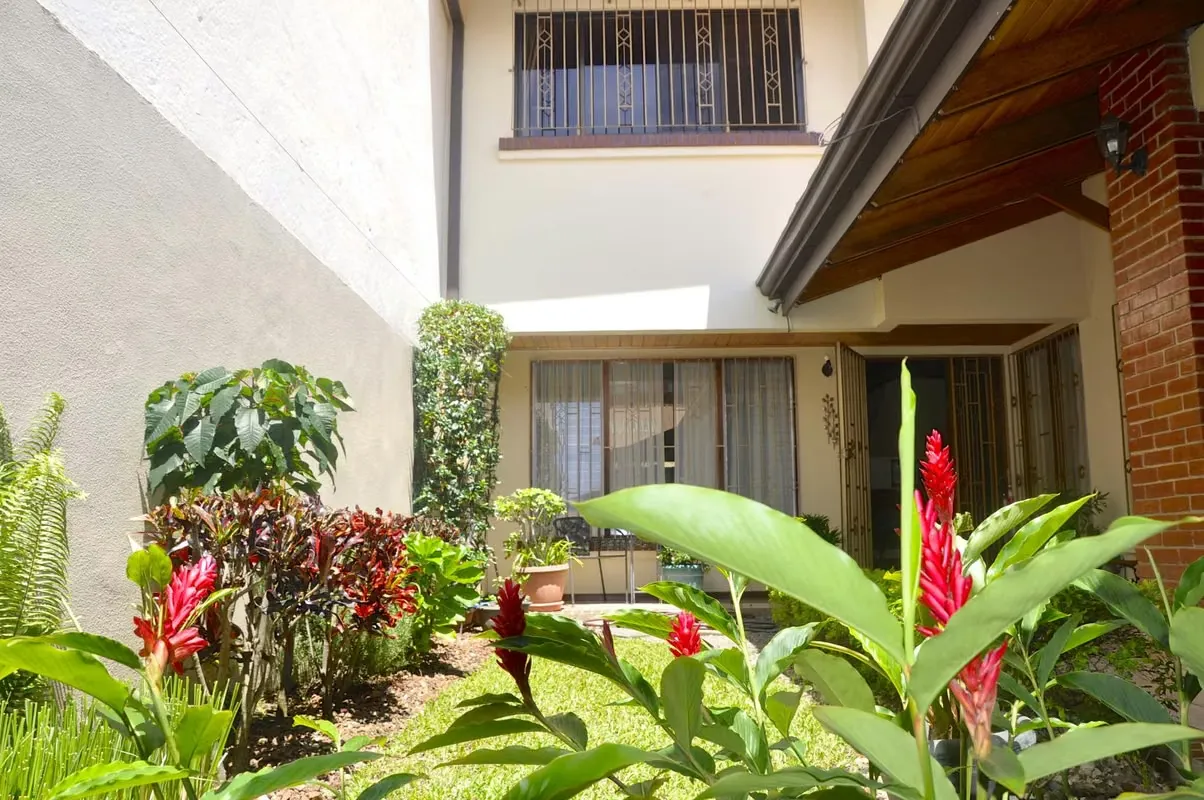 Large House for Sale in Heredia — photo 3
