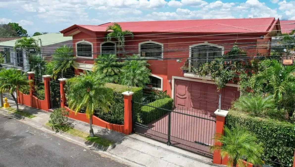 Excellent luxury opportunity , spacious and comfortable for sale with first level room with its own bathroom.