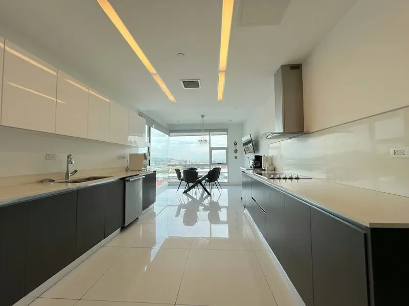 For Sale: Luxurious 4-Bedroom, 3.5-Bathroom Apartment in Central Park, Escazú.