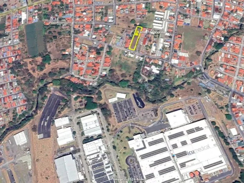 Situated in an up-and-coming area of Heredia, this 0.62 Acre (2,485 m²) lot is a gem for those ...