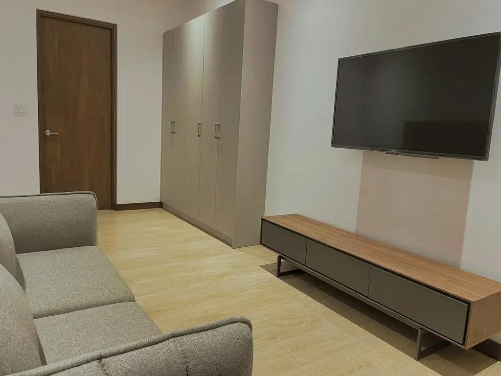 HOUSE RENTAL IN CONDOMINIUM- CUTE, SANTA ANA