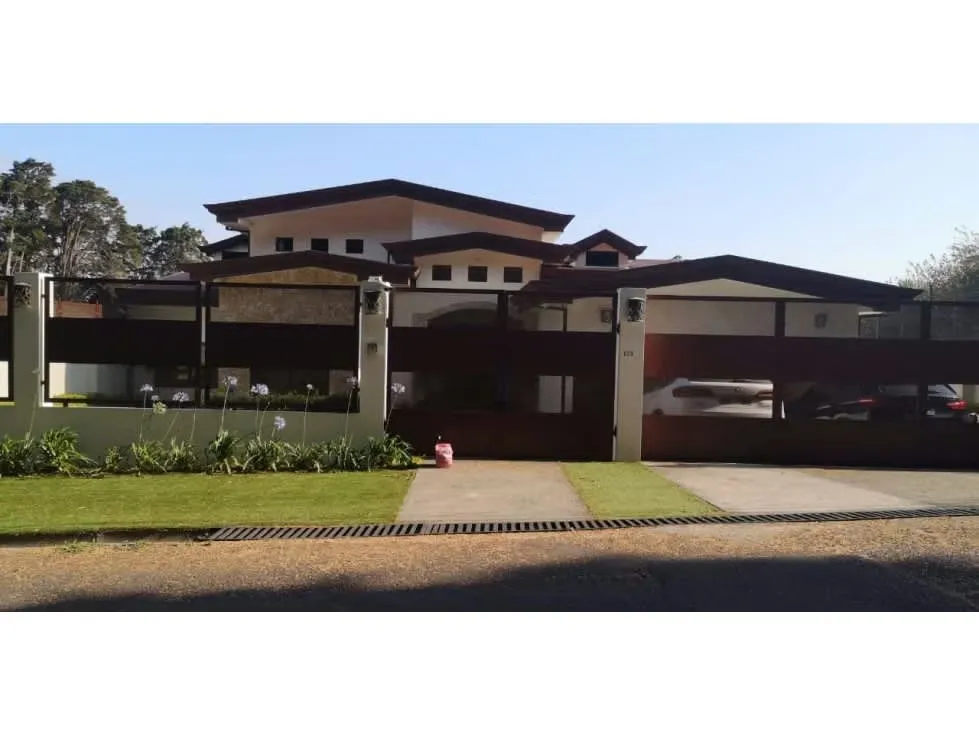 VENTA DE CASA, RESIDENCIAL EL CASTILLO, SAN RAFAEL, HEREDIA 32544 (IH)