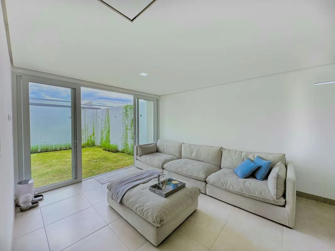 MODERN HOUSE RENTAL FURNISHED - SCAZÚ