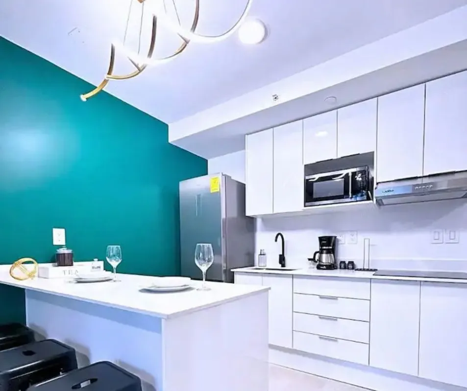 (Including water parqueo Cuota Condominal)