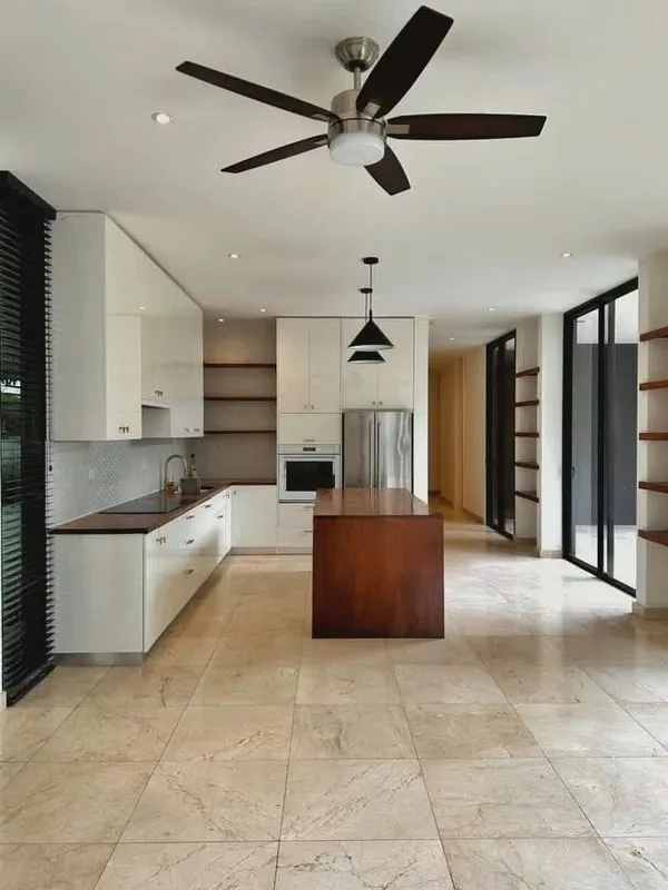 MODERN HOUSE RENTAL OF A PLANT - SANTA ANA