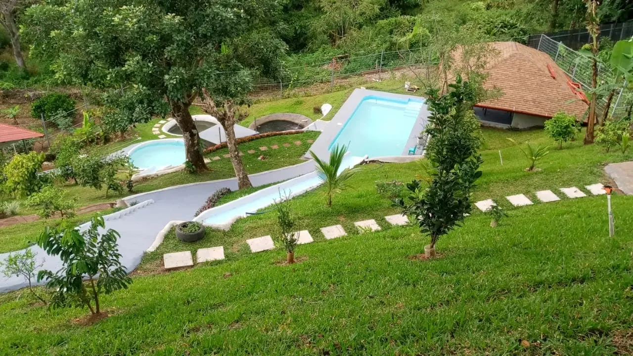 Lote en venta en Naranjo, con piscina, toboganes, rancho, pozo de agua