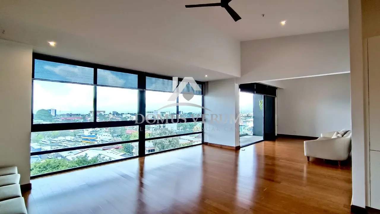 A beautiful pent house in Barrio Dent, San José, perfect for lovers of the city, comfort and social life. The apartment is located in Condominio Vertical 37 Dent Flats. Very close to ... — photo 3