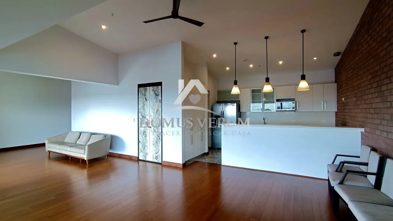A beautiful pent house in Barrio Dent, San José, perfect for lovers of the city, comfort and social life. The apartment is located in Condominio Vertical 37 Dent Flats. Very close to ... — photo 5