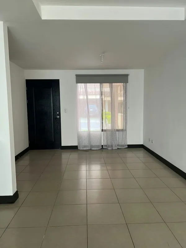 Santa Ana Hills is located in the highest commercial and residential area of the country, of very high quality and surplus value. Access in minutes to the main banks, supermarkets, ... — photo 3