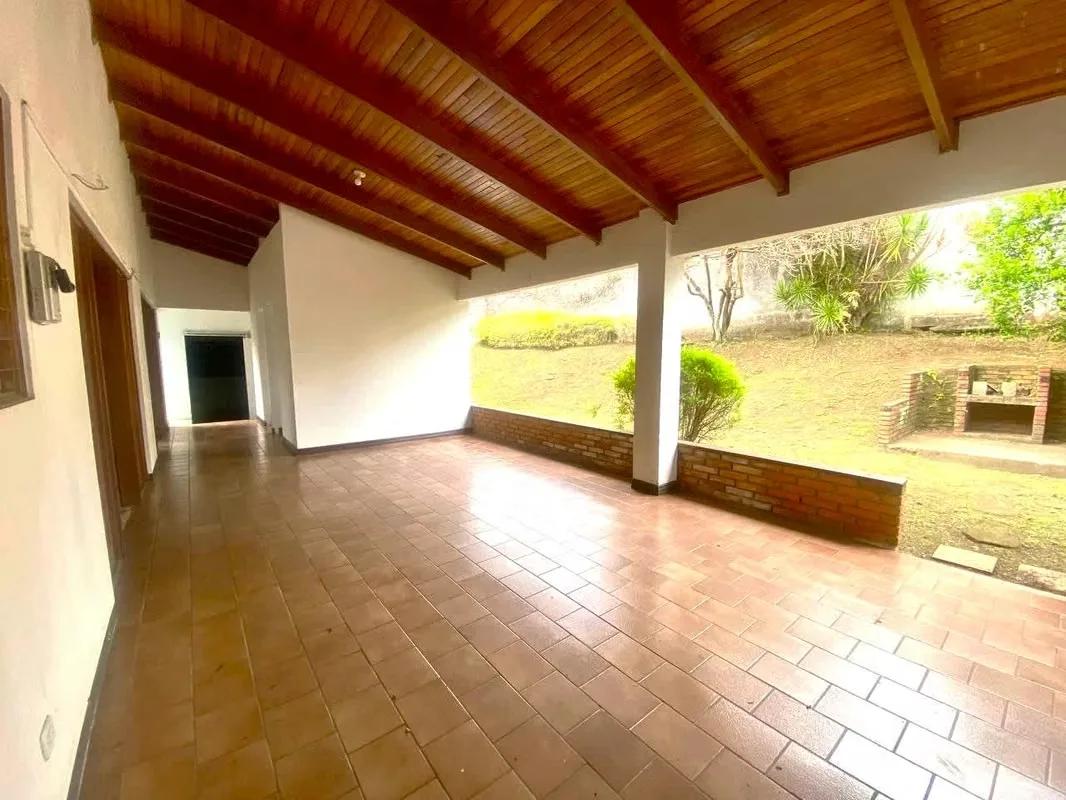 It sells large property with mixed soil use of 588 m2 of land and 300 mts2 of construction; in a privileged location of Santo Domingo de Heredia. Located in front of a main road and ... — photo 4