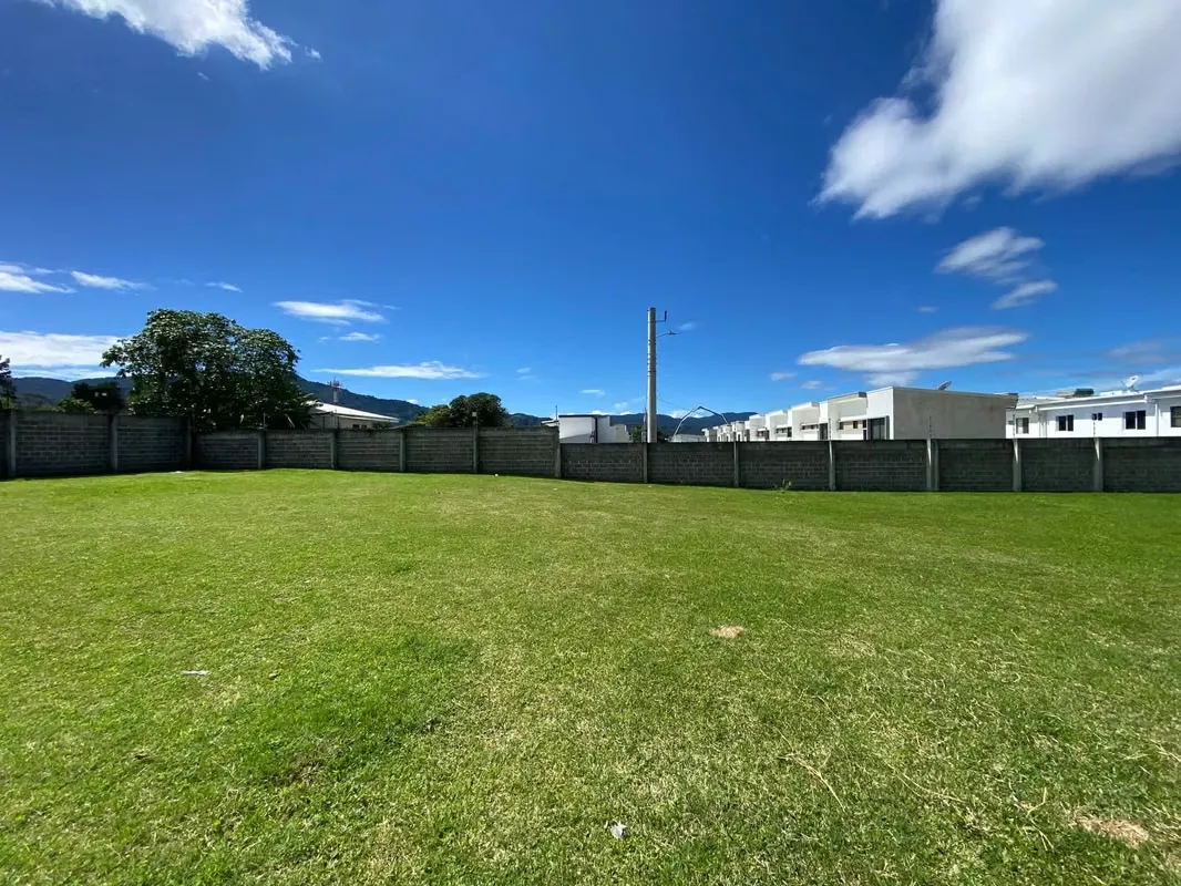 Invest in an excellent land with strategic location...