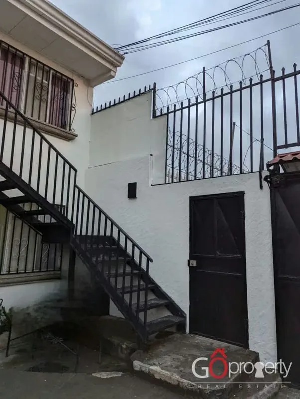 There are four (4) apartments each with an area of 60 square meters and one (1) apartment — photo 4
