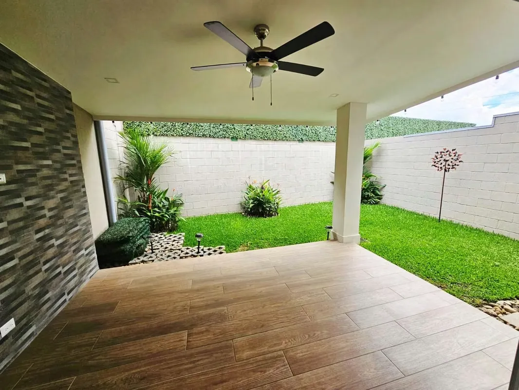 Contemporary 3Bdr Home for Rent in Guachipelín Norte, Escazú