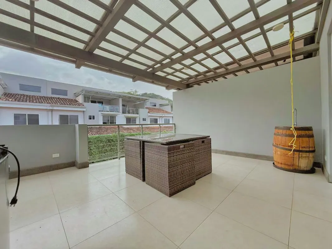 RENT 9.000 HOUSE SALE IN CONDOMINO - SCAZÚ BRIEFS